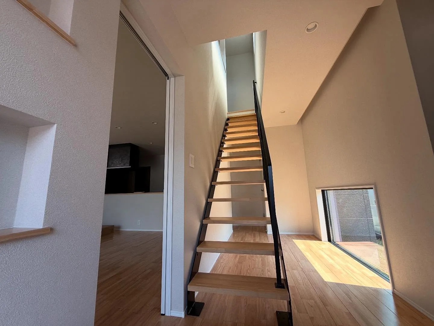 理想の住まいへ！！新築おめでとうございます。